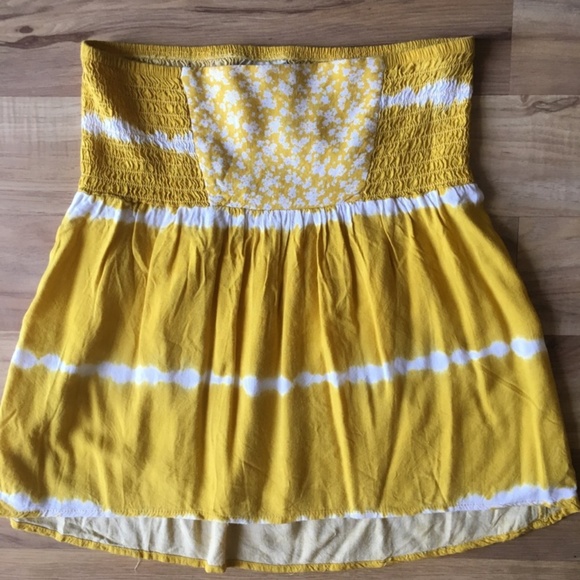 ✨Pretty Rebellious Strapless Top Size: Small - Picture 2 of 5